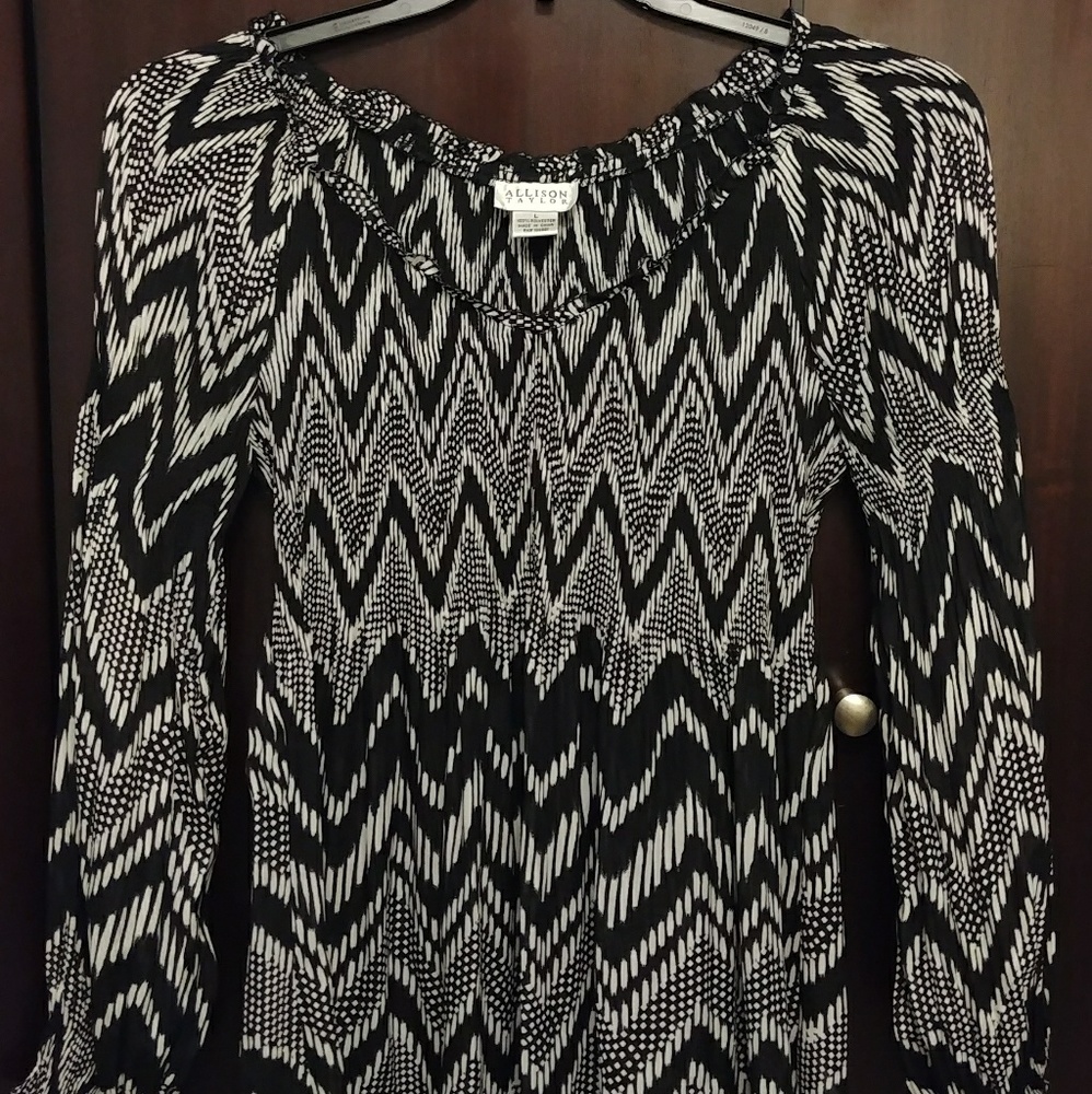 Black and white Allison Taylor top